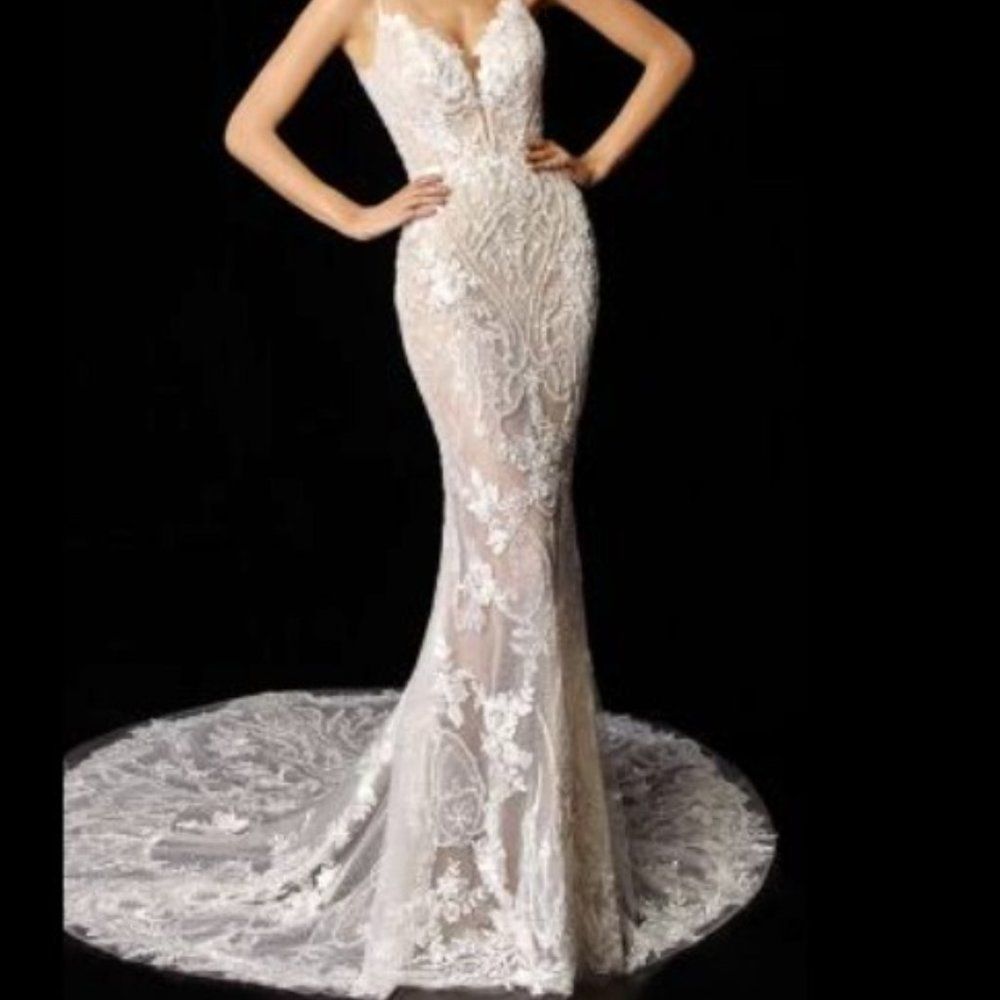 PRICED JUST REDUCED! NWT Liancarlo Original Wedding Gown Style #6870